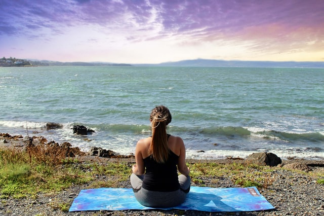 zen bear yoga ps9cSHYerEw unsplash